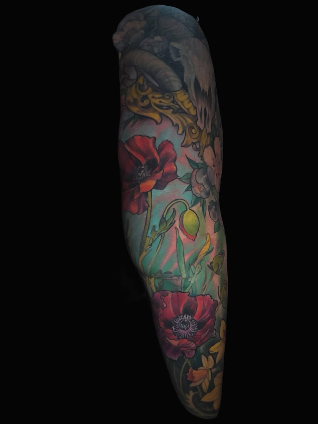 Tattoo by @tattoosbymissamanda — realism, neo_traditional