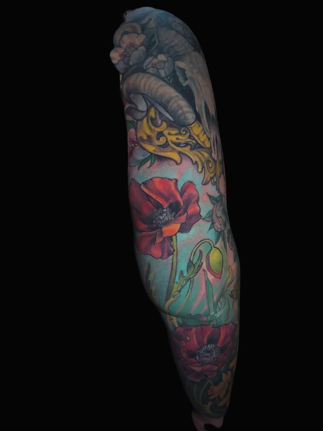 Tattoo by @tattoosbymissamanda — realism, neo_traditional