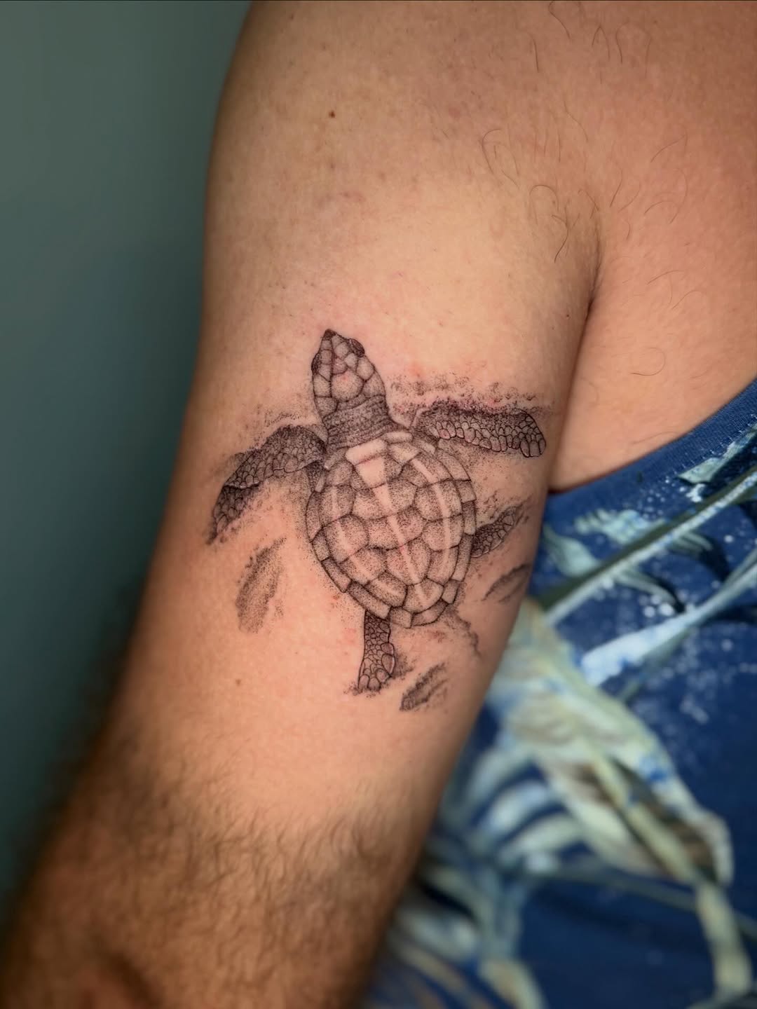 Tattoo by @la_passoire — fine_line, dotwork