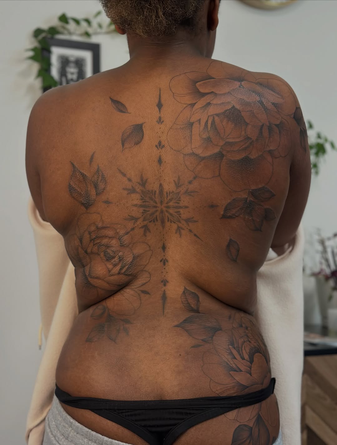 Tattoo by @vreevestattoo — black_and_grey, realism
