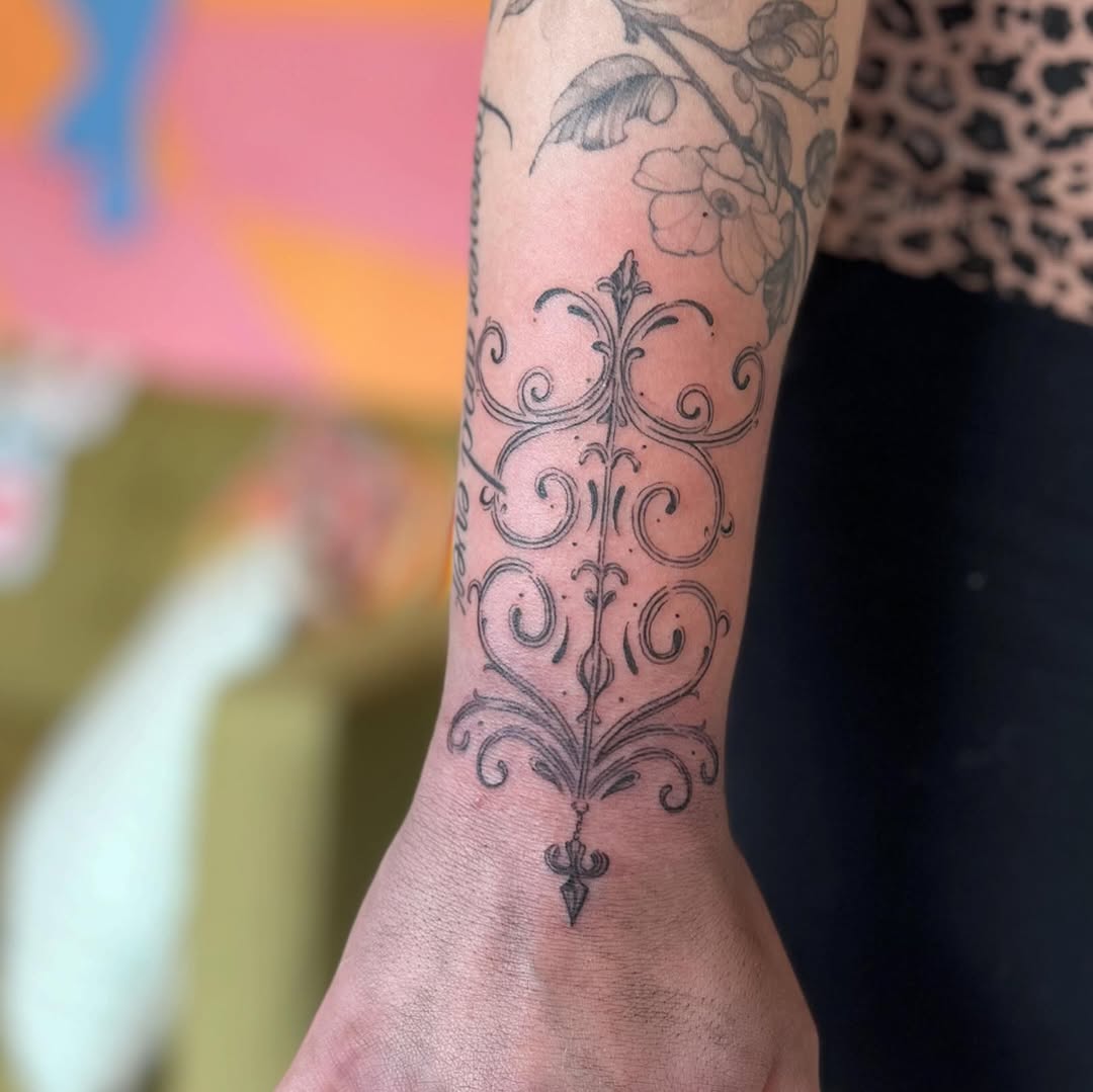 Tattoo by @inkbydaiz — fine_line, ornamental