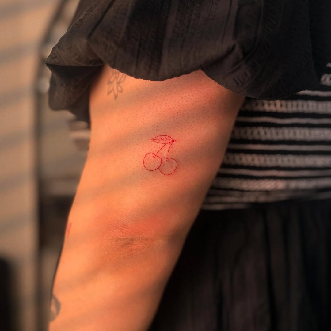 Tattoo by @ellie_tatts β fine_line, minimalist