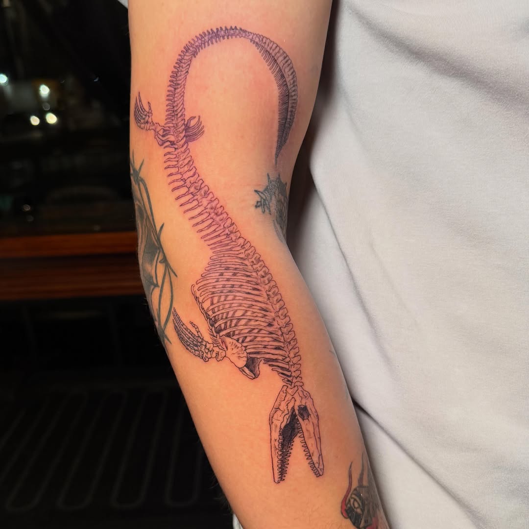 Tattoo by @artt.tattoos — black_and_grey