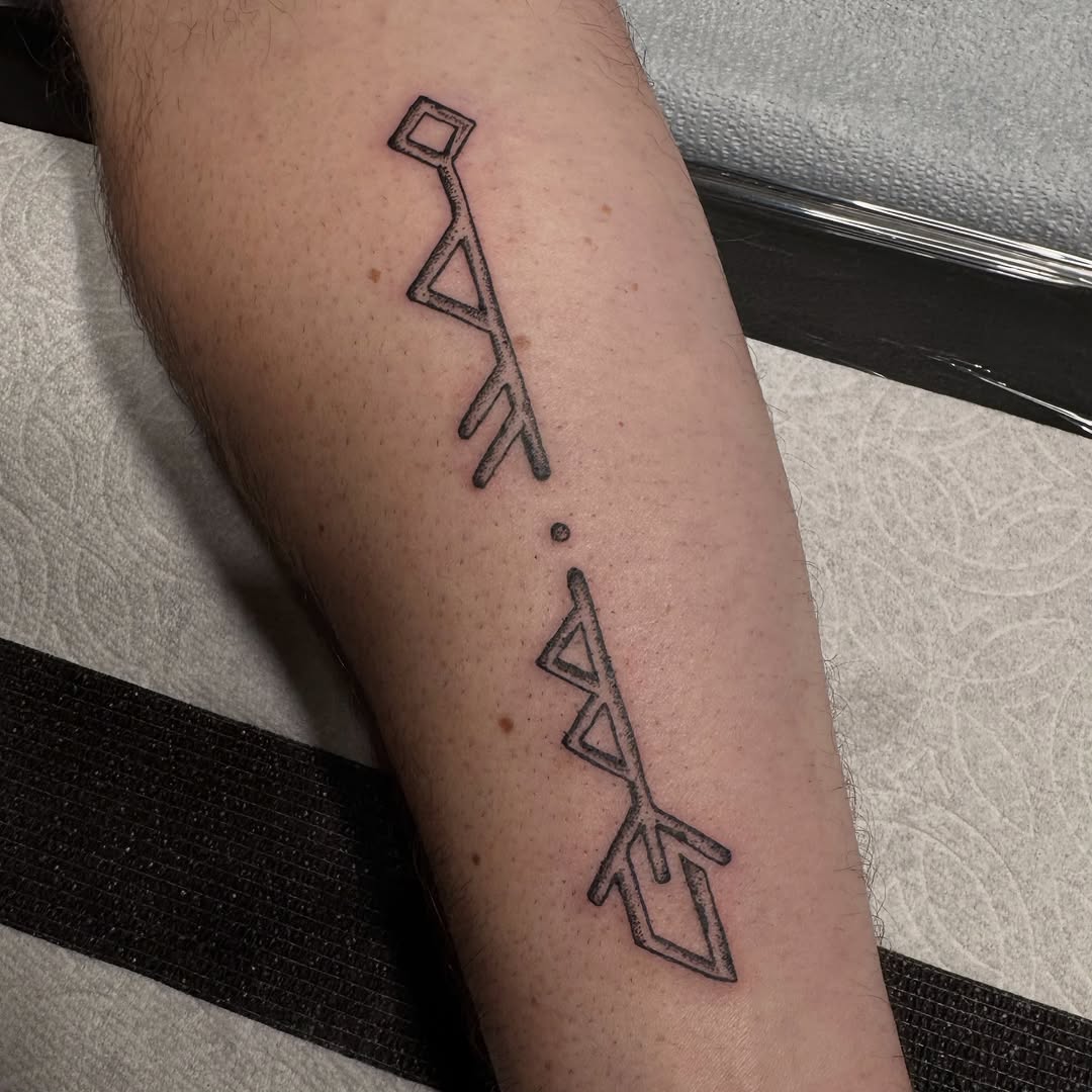Tattoo by @beelzebubbers — geometric, fine_line