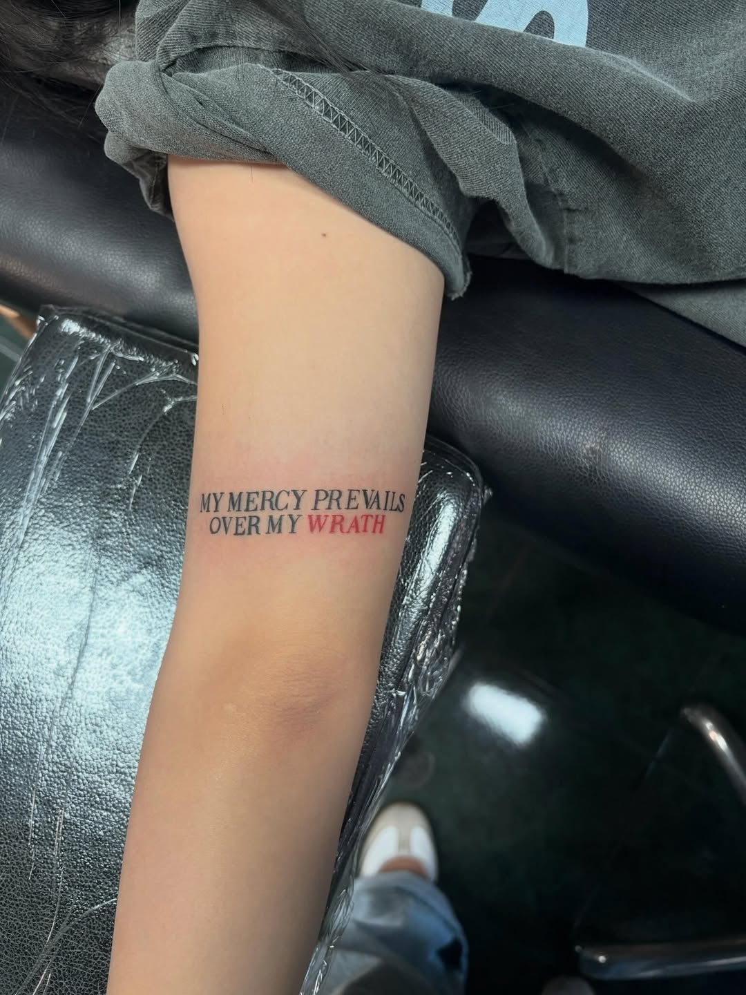 Tattoo by @_tatistatts β lettering_script, illustrative