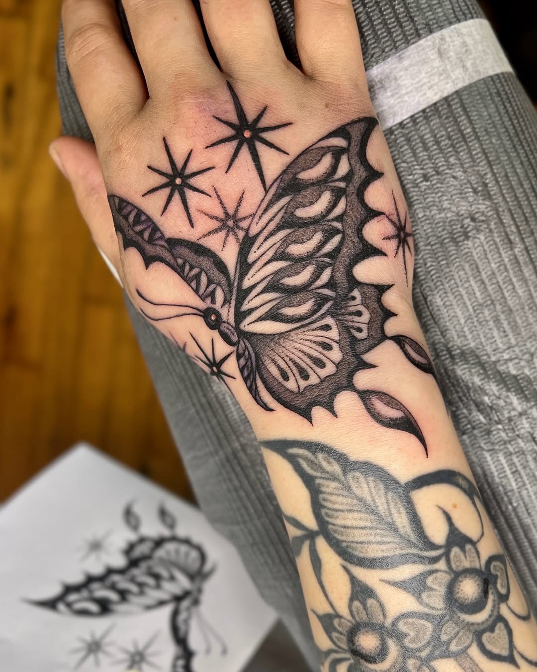 Tattoo by @katnoirink โ black_and_grey, fine_line