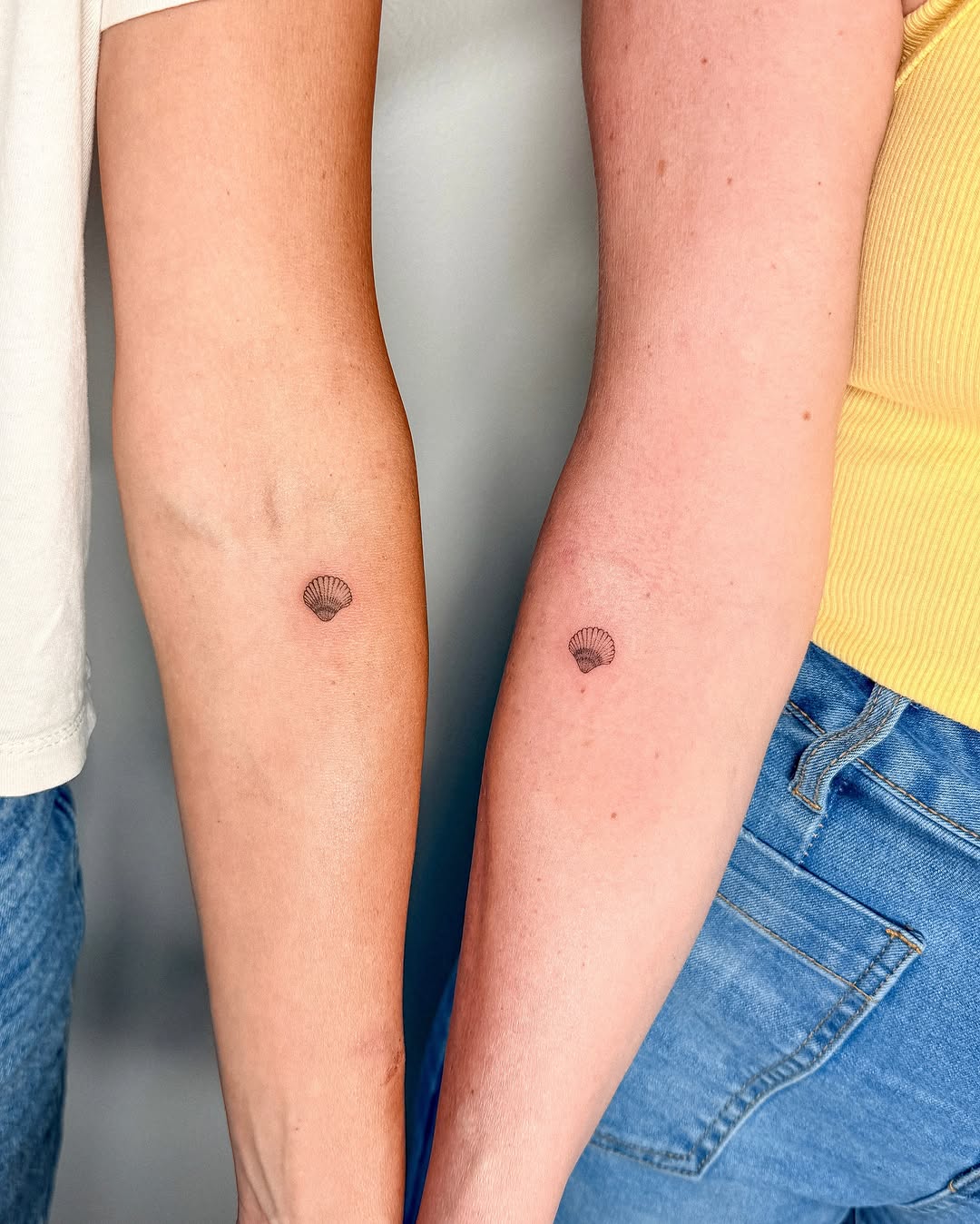 Tattoo by @rachelle.inks โ fine_line, minimalist