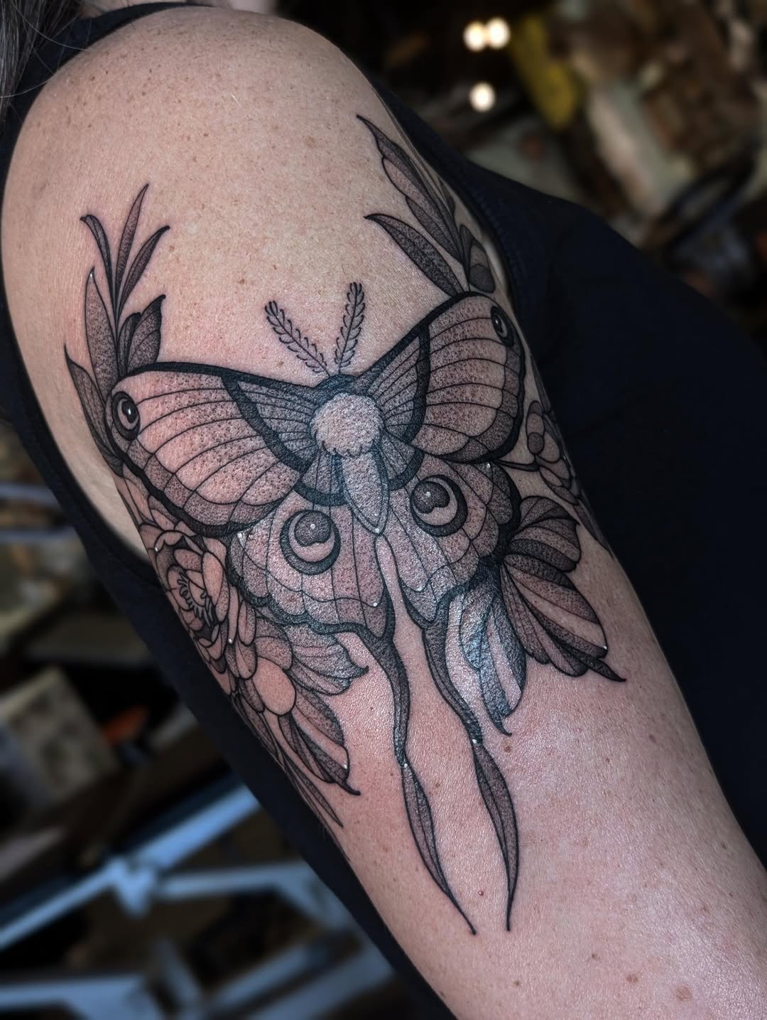 Tattoo by @kattiebaby β fine_line, dotwork