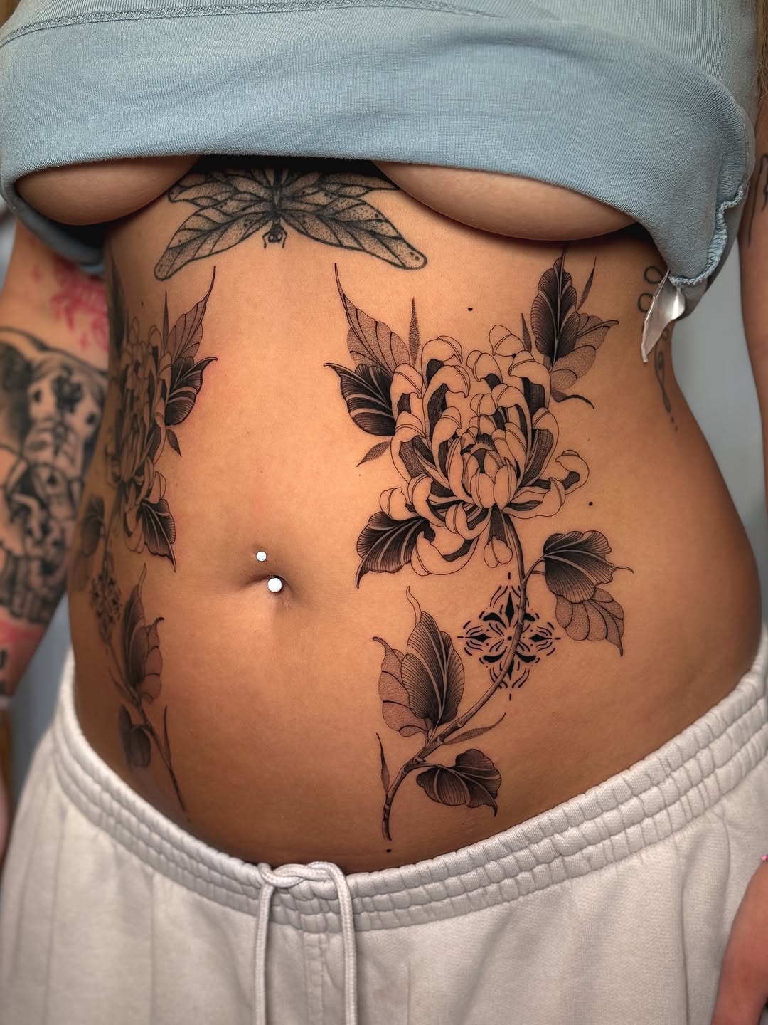 Tattoo by @victoria.tattoos โ black_and_grey
