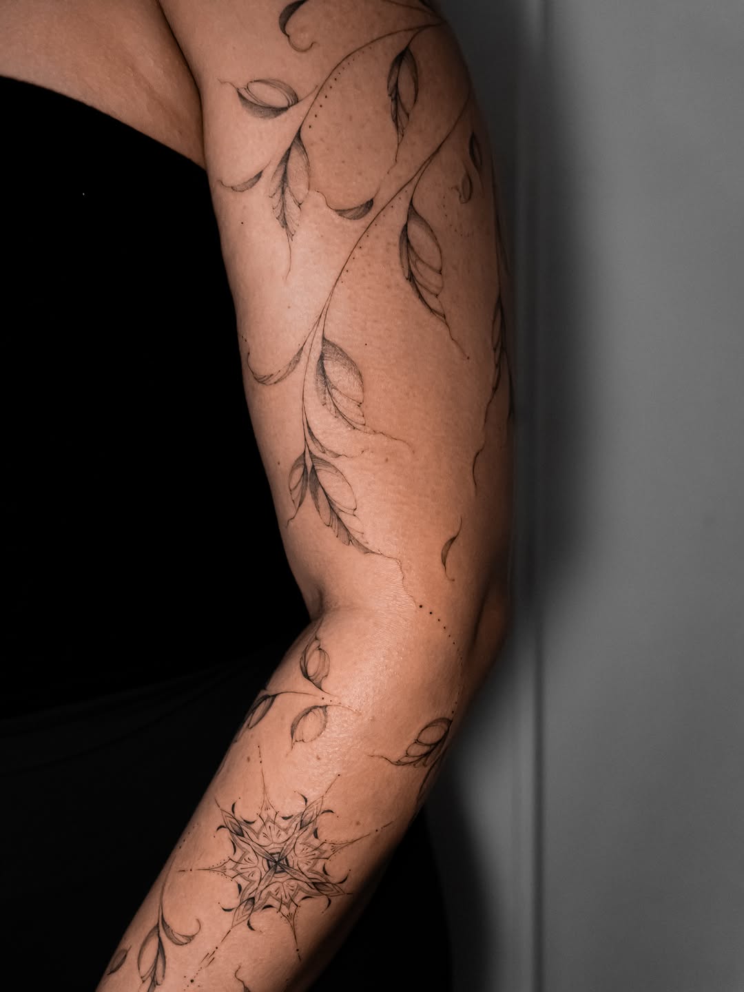 Tattoo by @badlildiva.tattoo — fine_line, dotwork