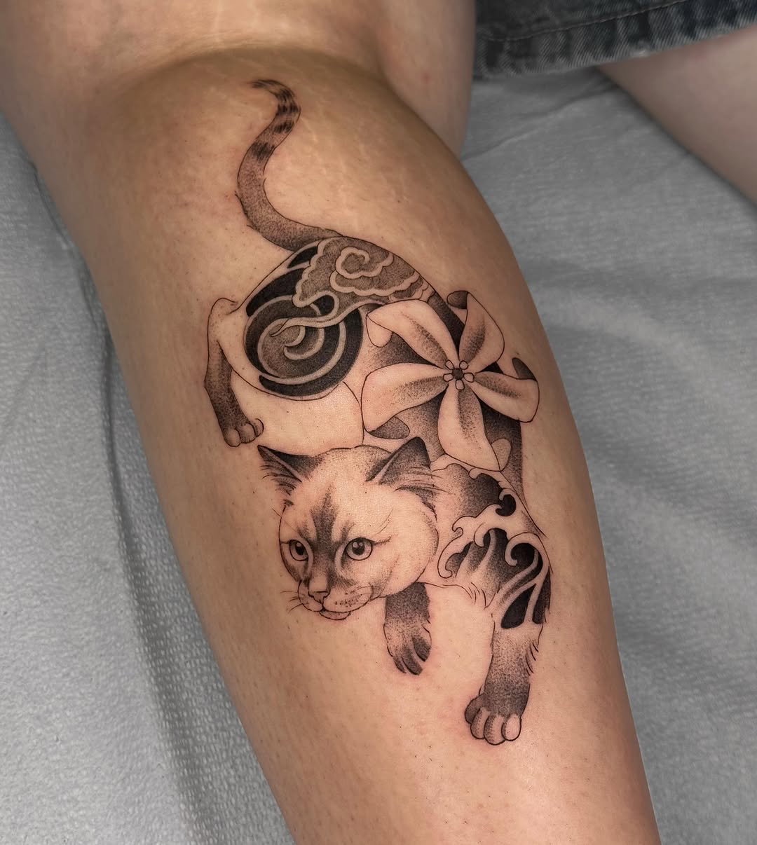 Tattoo by @alyssavart — black_and_grey