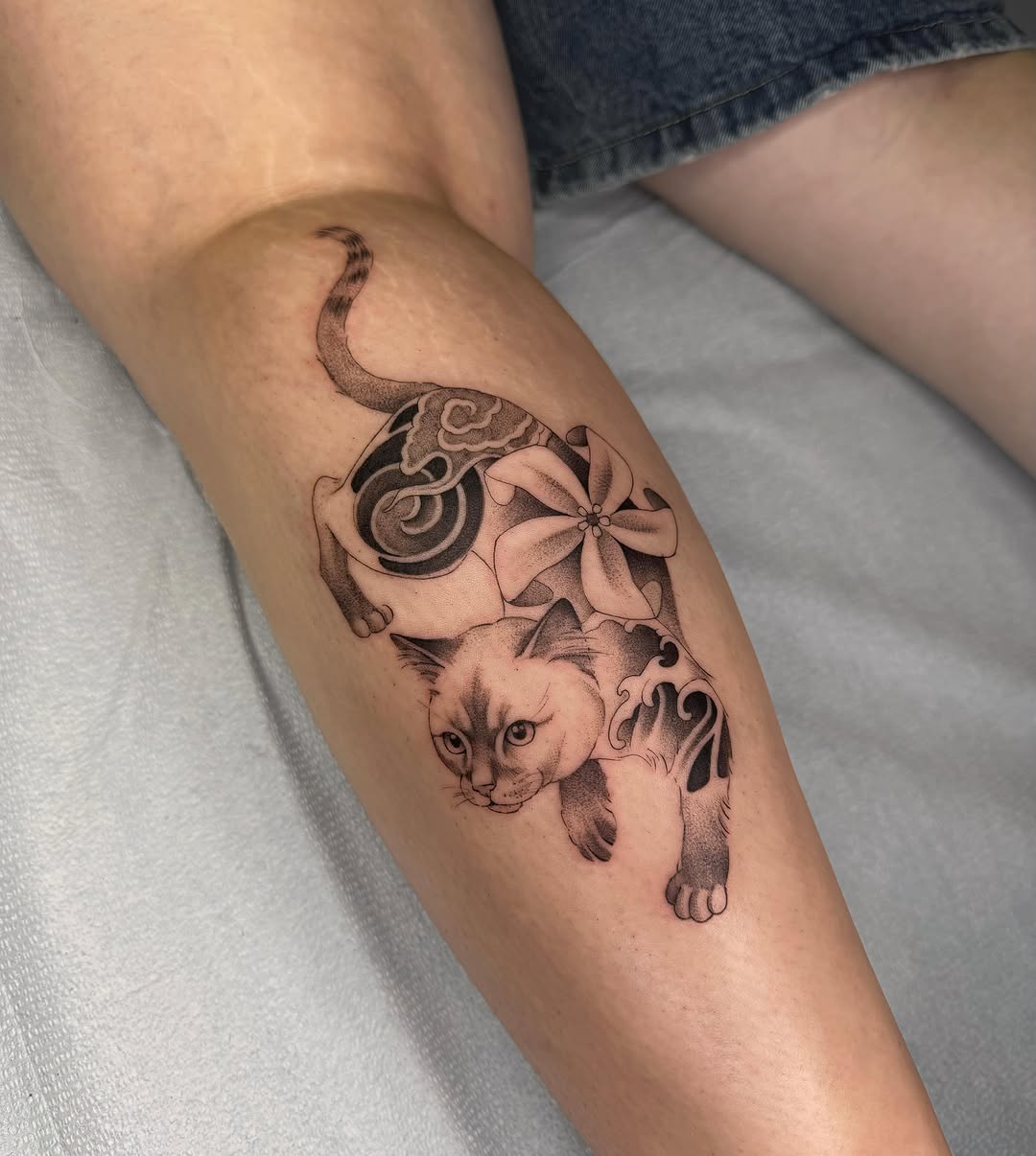 Tattoo by @alyssavart — black_and_grey