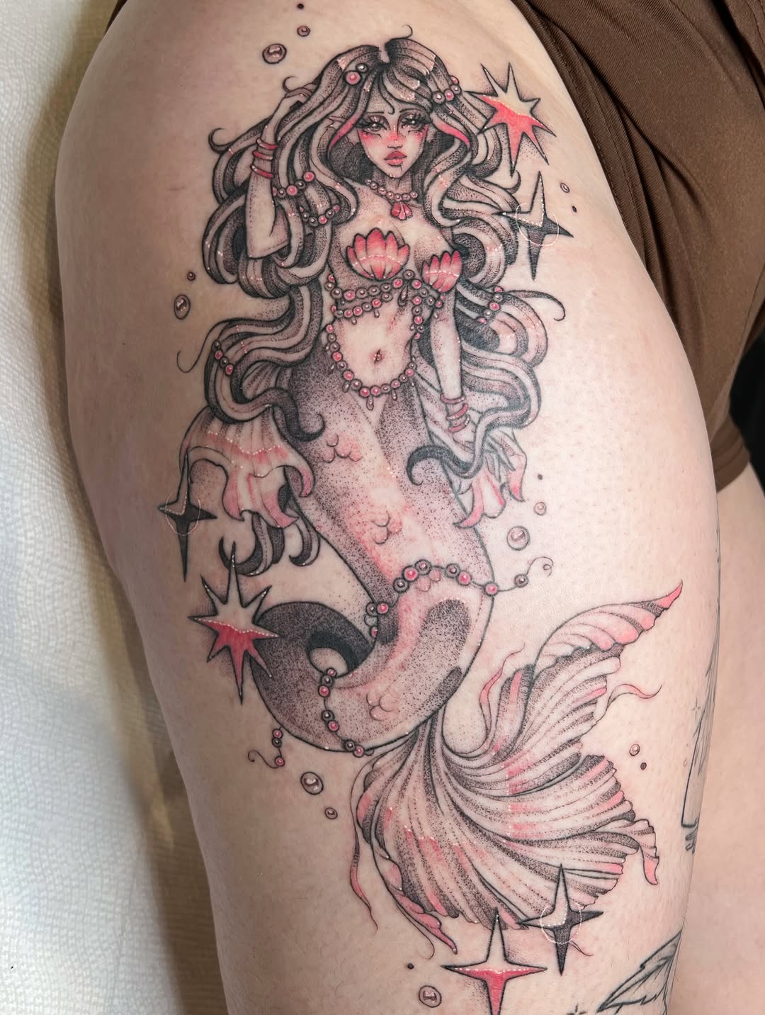 Tattoo by @toothfairytats — fine_line, dotwork