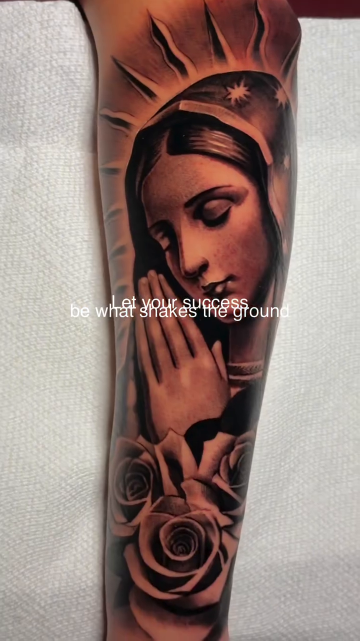 Tattoo by @elfamosoflames — black_and_grey, realism