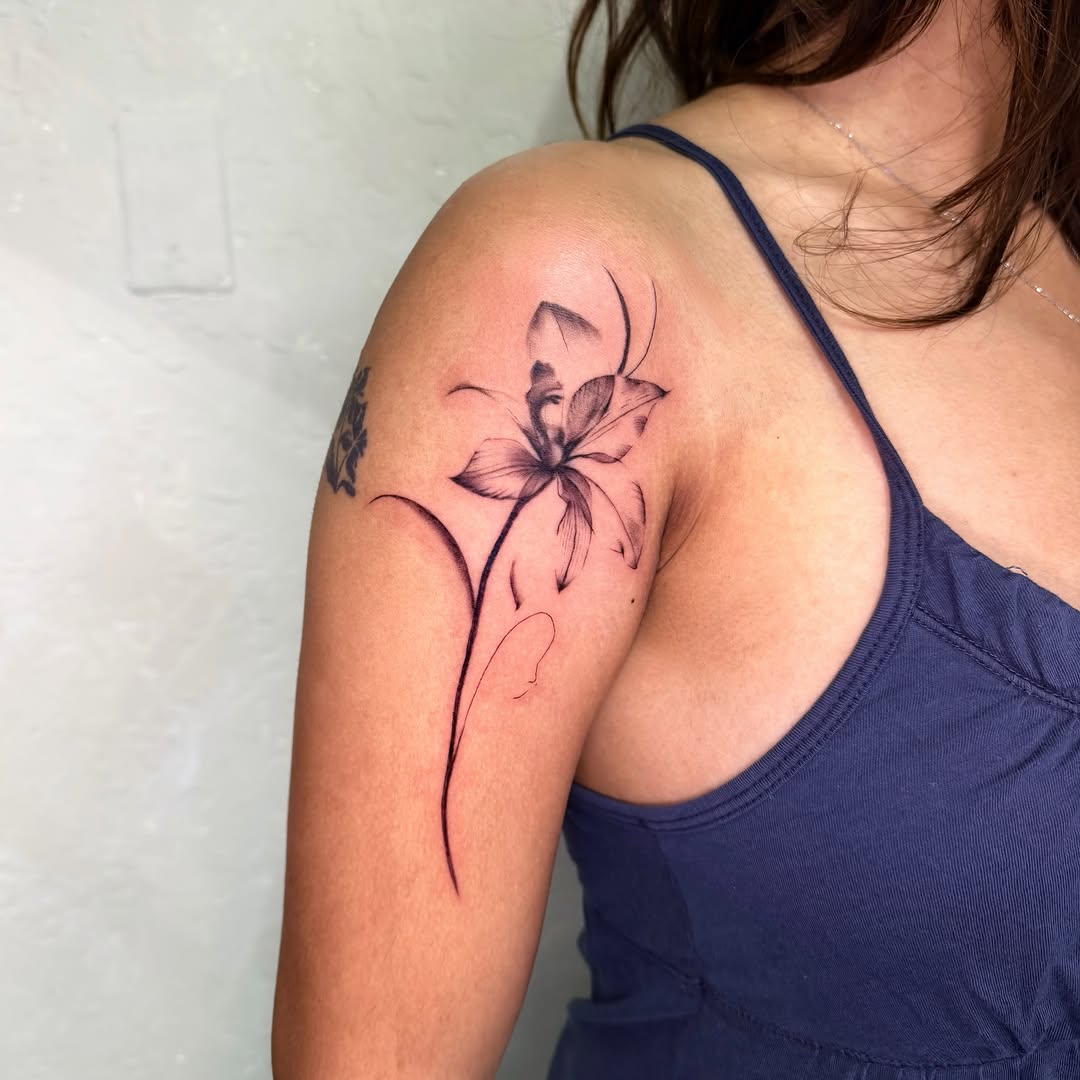 Tattoo by @sonamachine β fine_line, illustrative