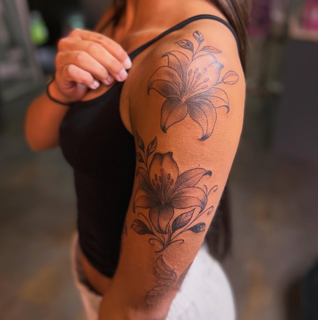 Tattoo by @lea_tattooine — fine_line, black_and_grey