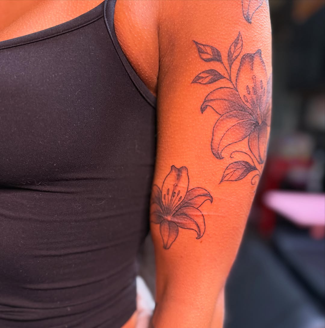 Tattoo by @lea_tattooine — fine_line