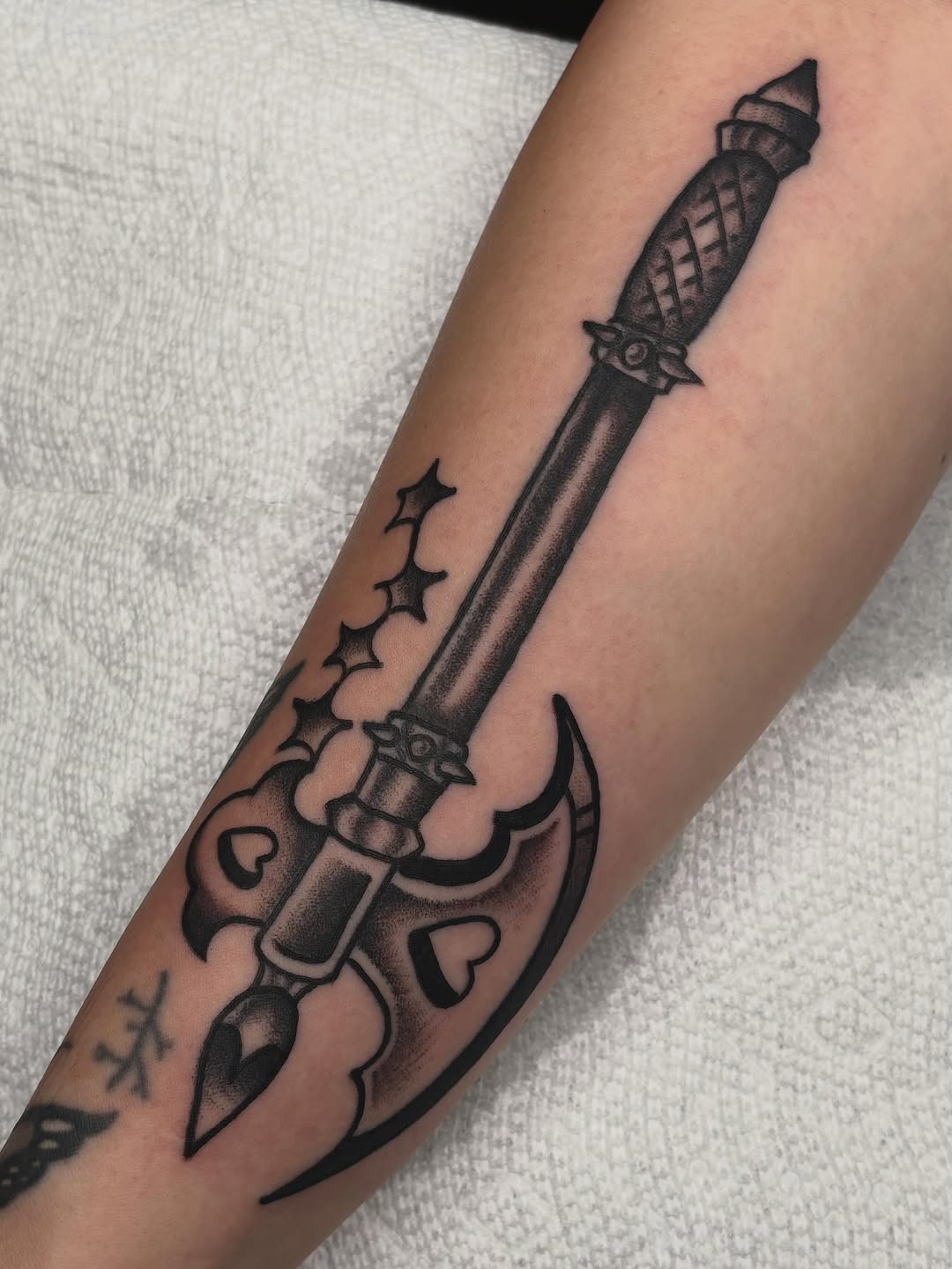 Tattoo by @karenforyoutattoo — blackwork