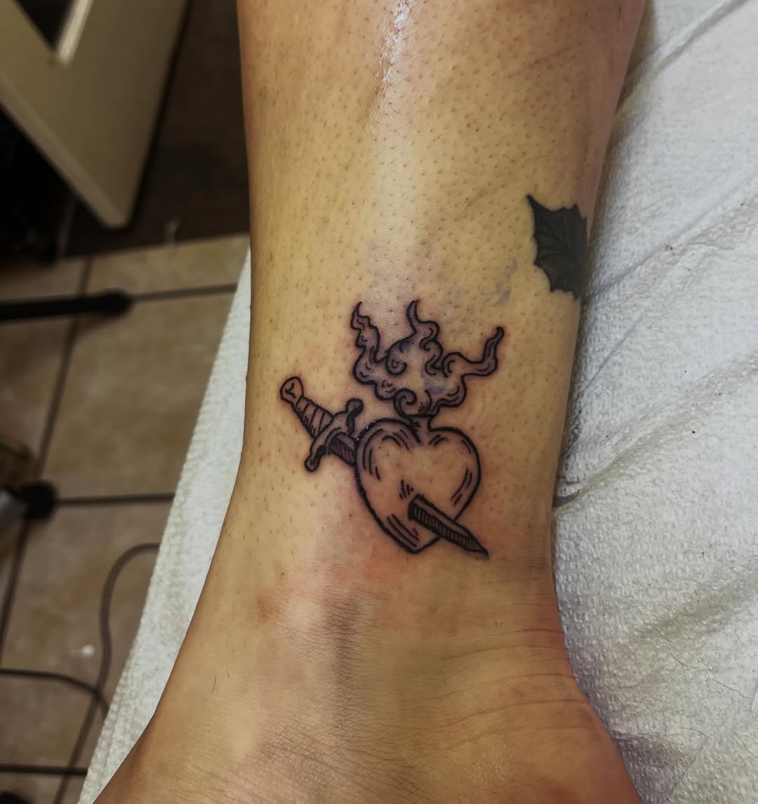Tattoo by @rafaelaodenetattoos — illustrative, black_and_grey