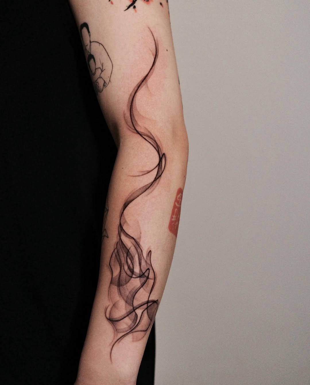 Tattoo by @chouzy_inkk — black_and_grey, fine_line