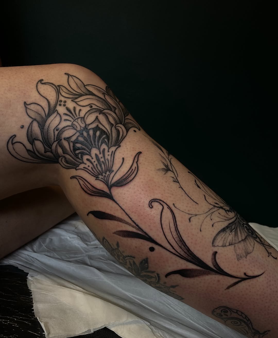 Tattoo by @bimtxtt — fine_line, black_and_grey