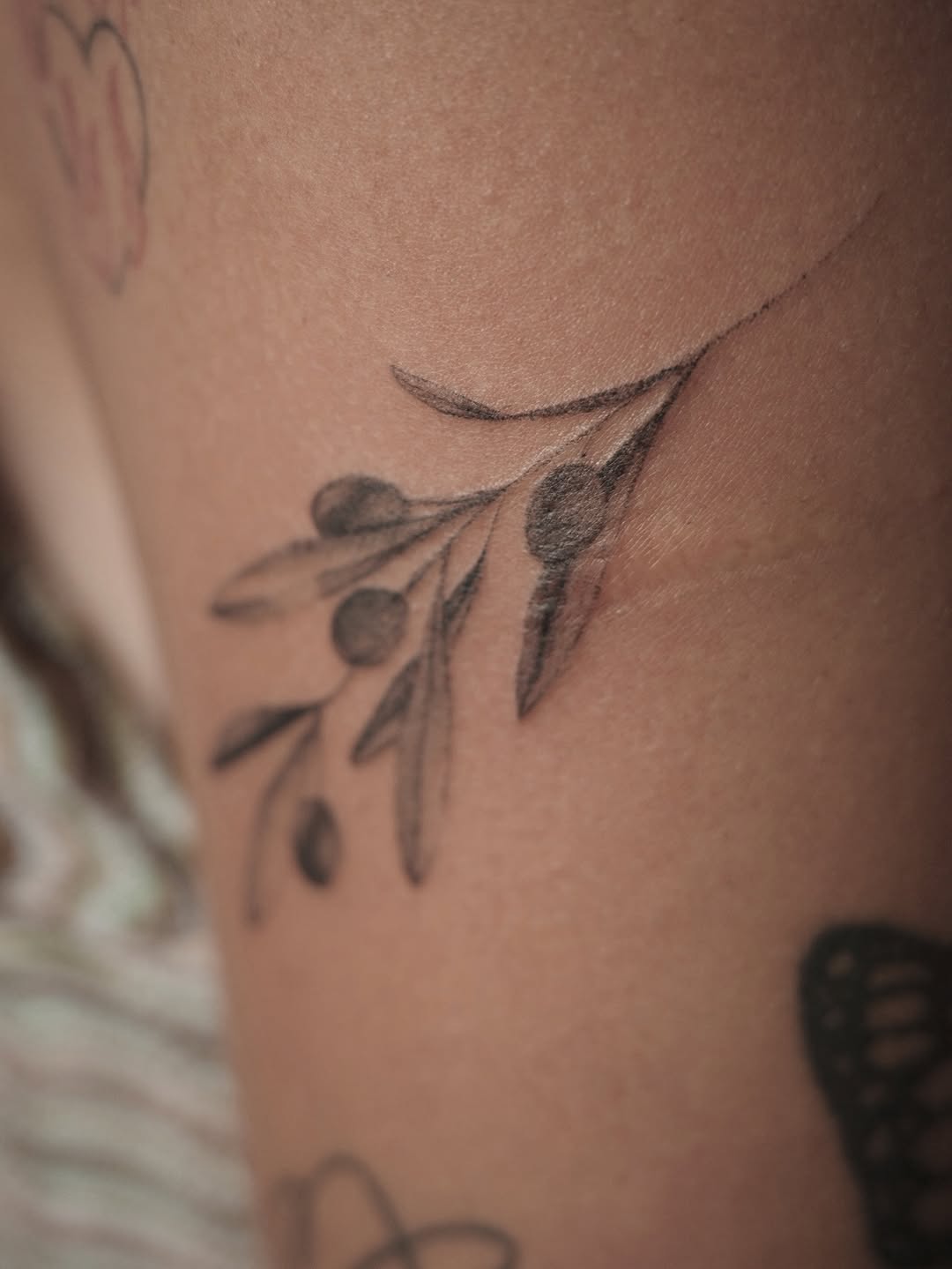 Tattoo by @tatmekb — fine_line
