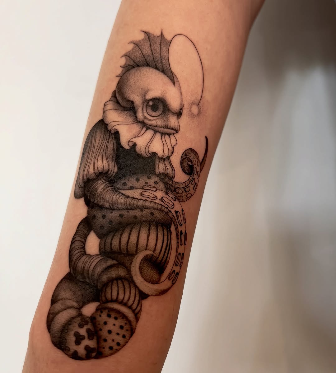 Tattoo by @juliannamenna — black_and_grey