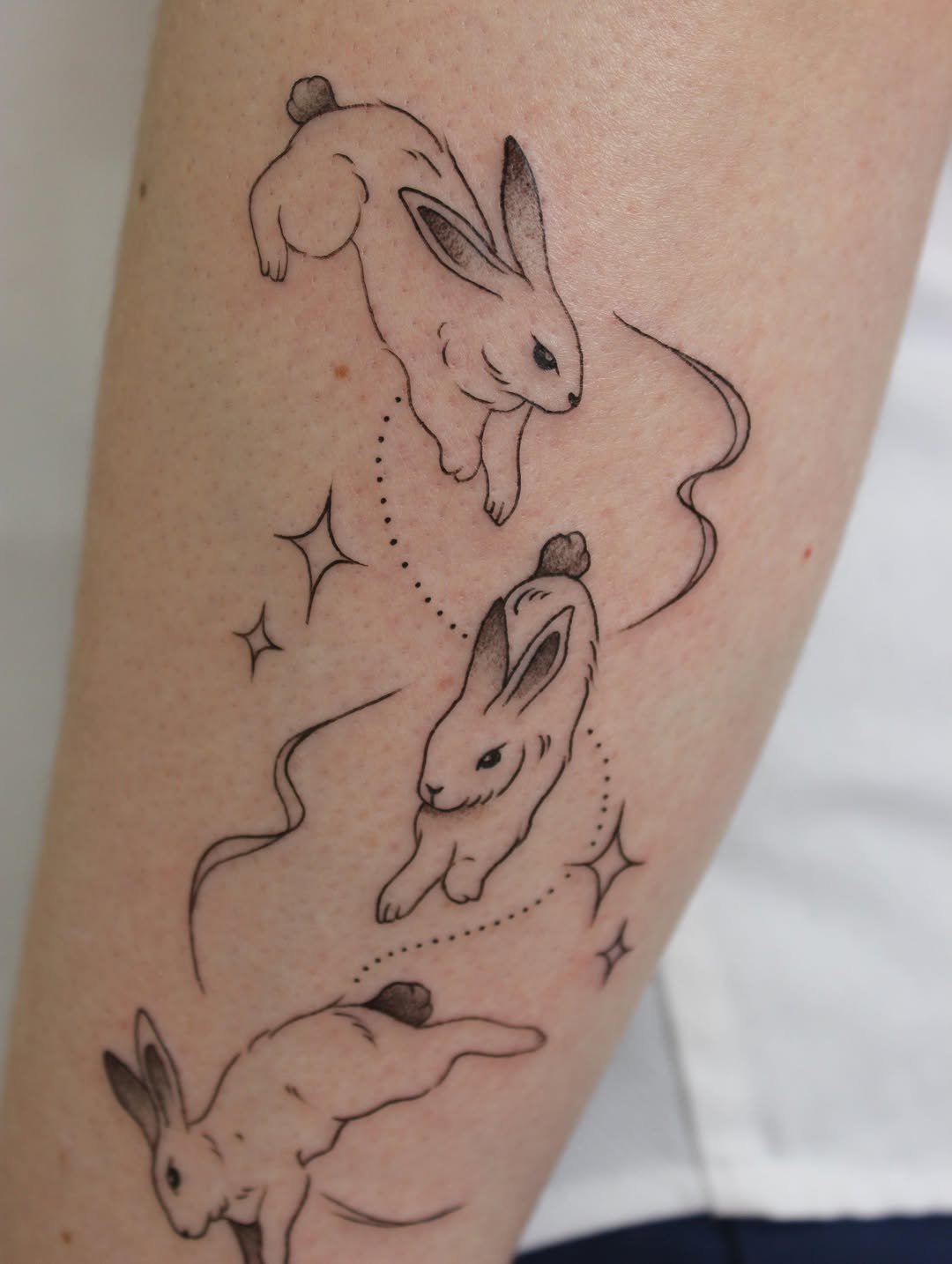 Tattoo by @emsky_ink โ fine_line, illustrative