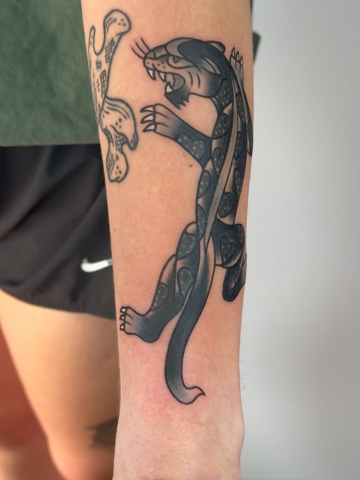 Tattoo by @dieslowtattoo โ american_traditional