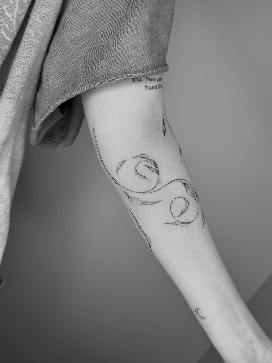 Tattoo by @ashleylorrainetattoos β fine_line, minimalist