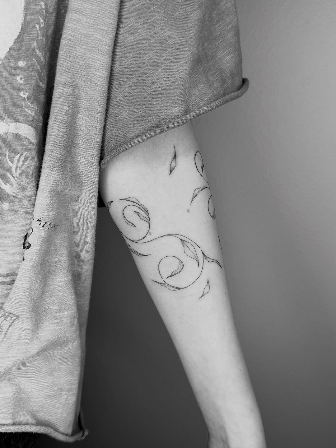Tattoo by @ashleylorrainetattoos β fine_line