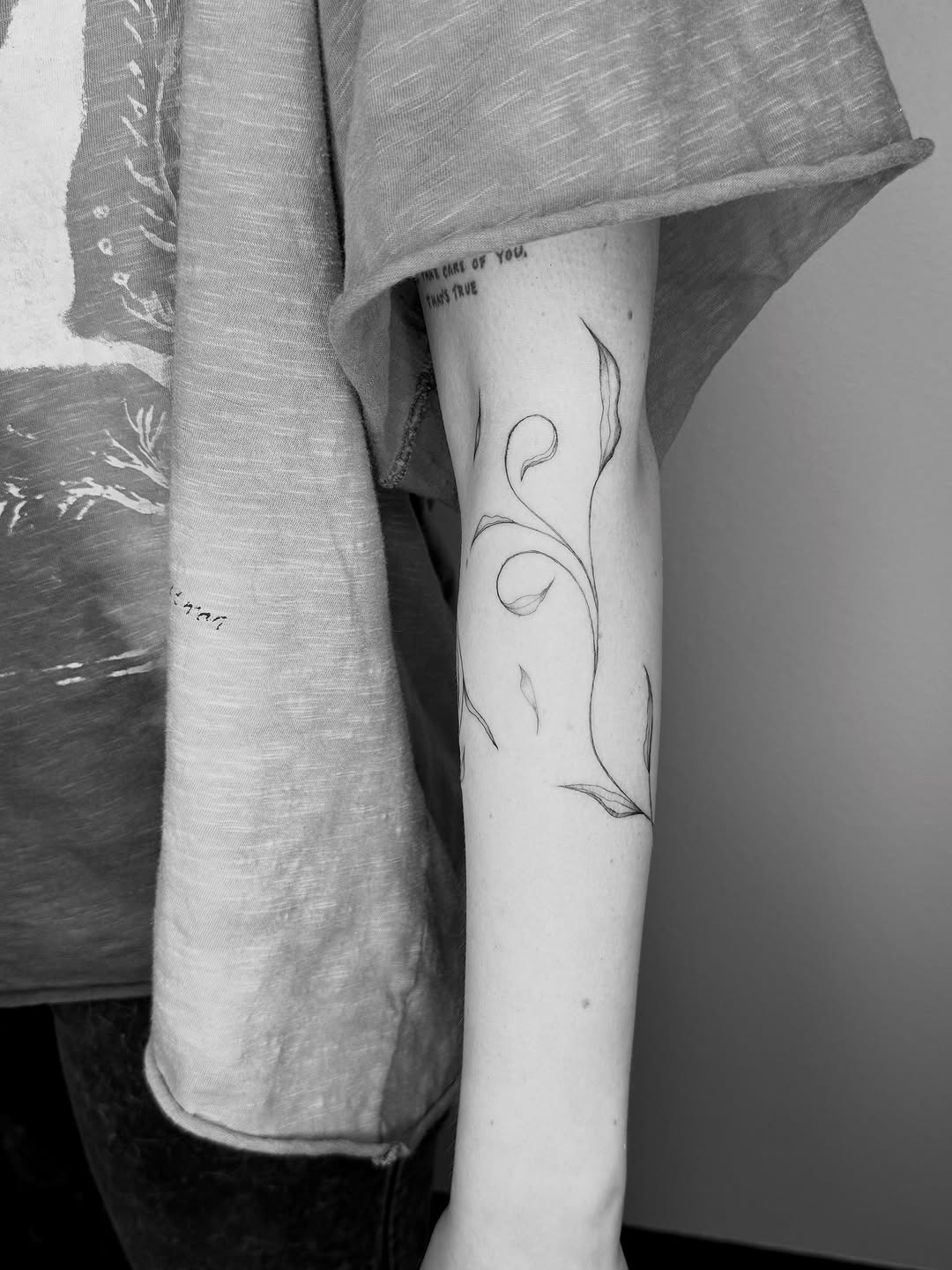 Tattoo by @ashleylorrainetattoos β fine_line, minimalist