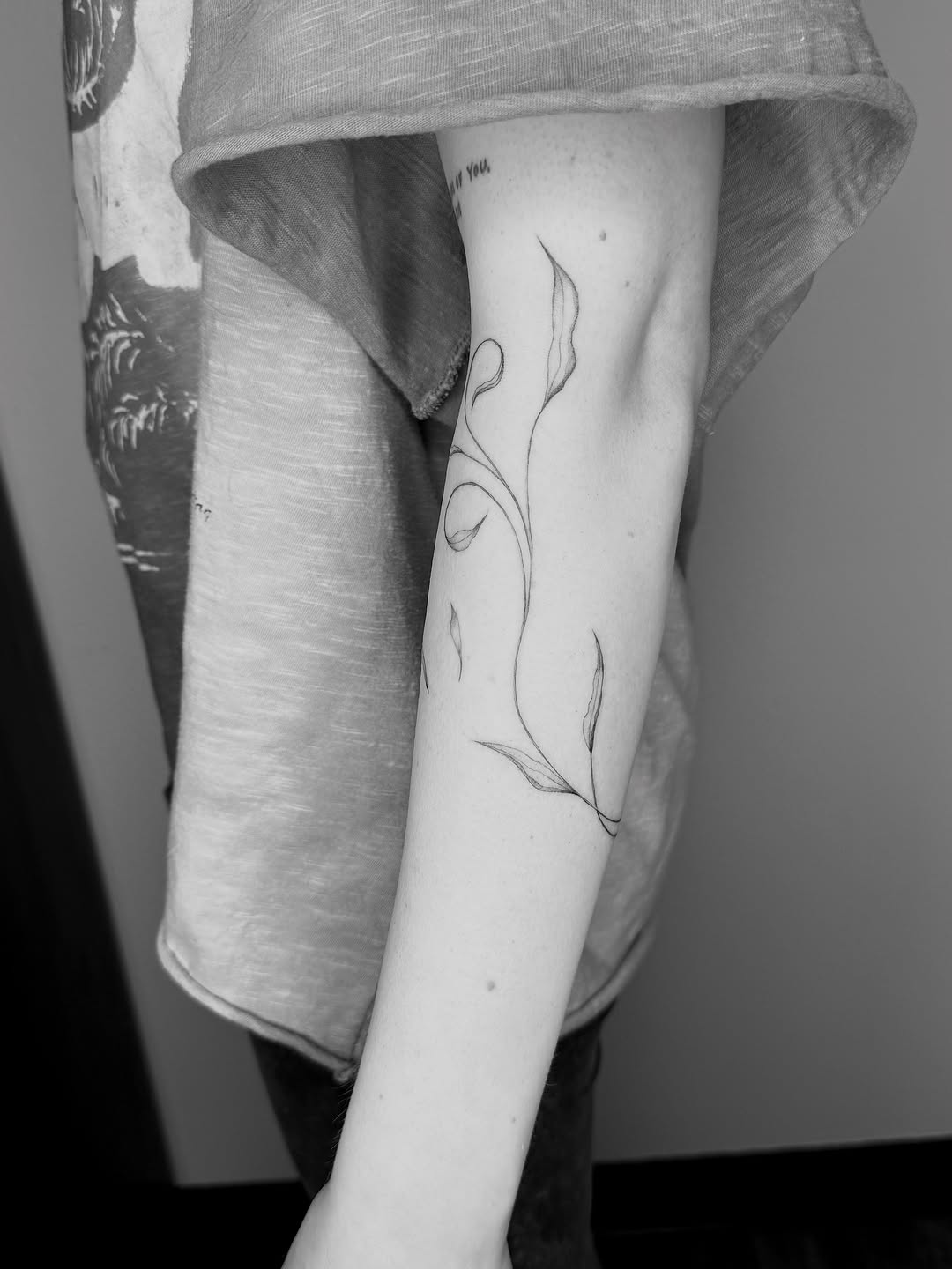 Tattoo by @ashleylorrainetattoos β fine_line, minimalist