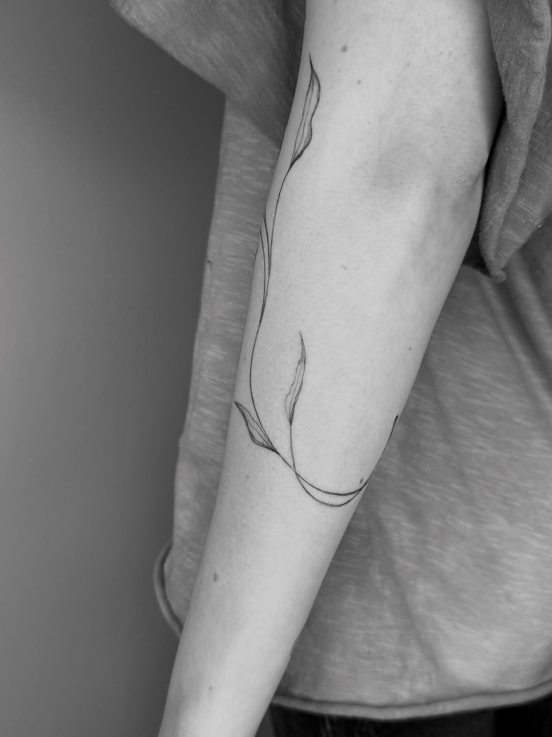 Tattoo by @ashleylorrainetattoos β fine_line, minimalist