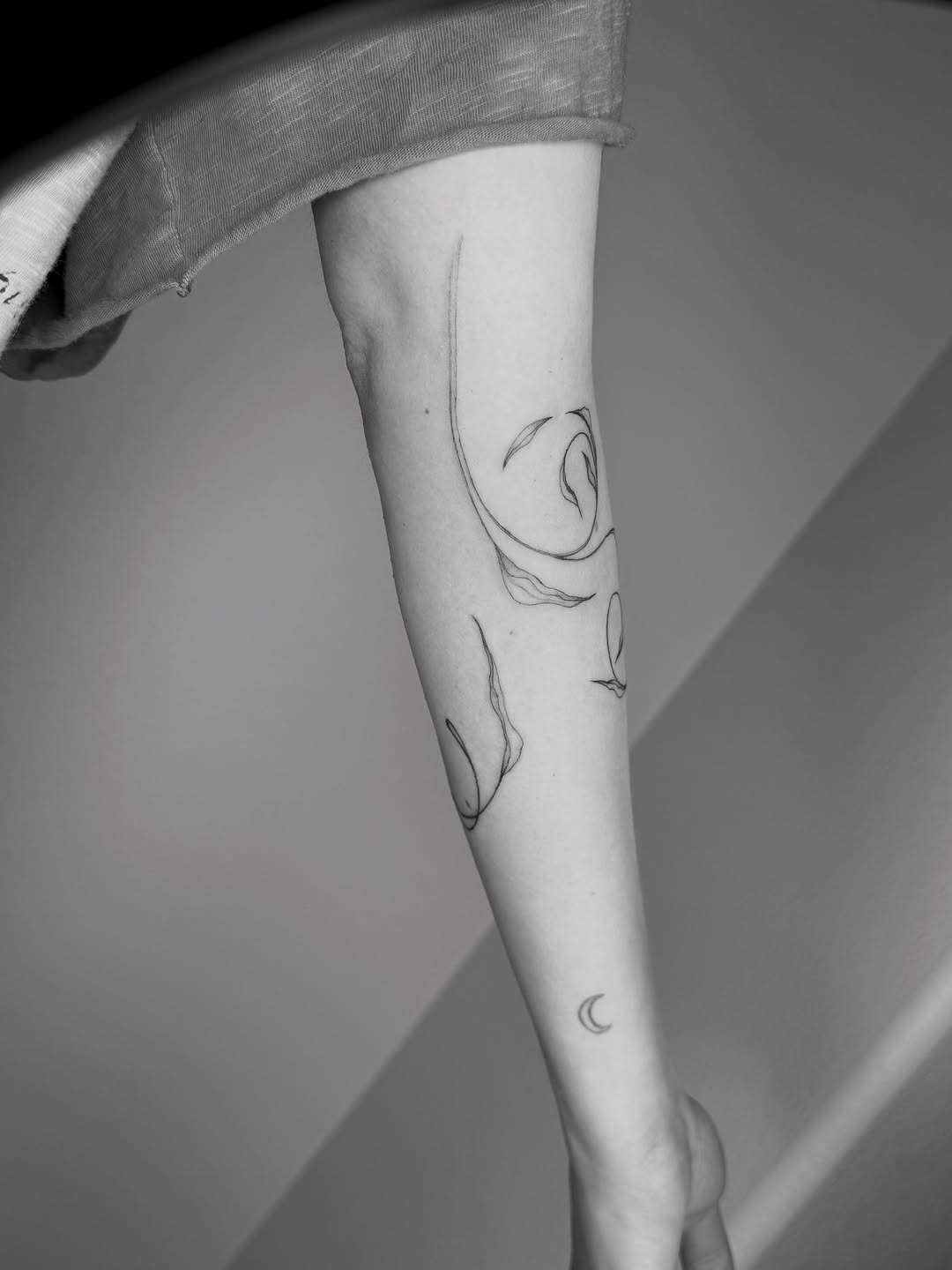 Tattoo by @ashleylorrainetattoos β fine_line, minimalist