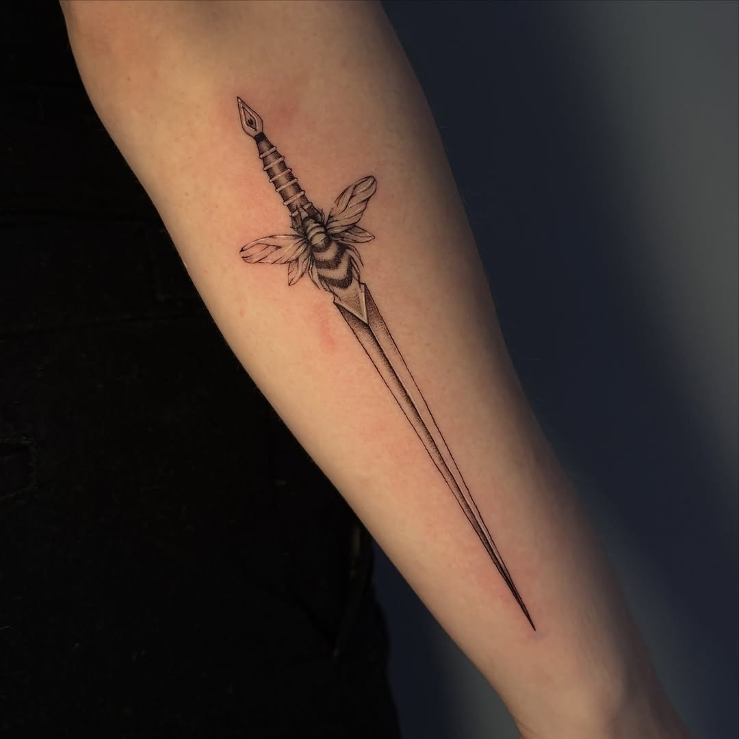 Tattoo by @vienna.tattoo — fine_line, dotwork