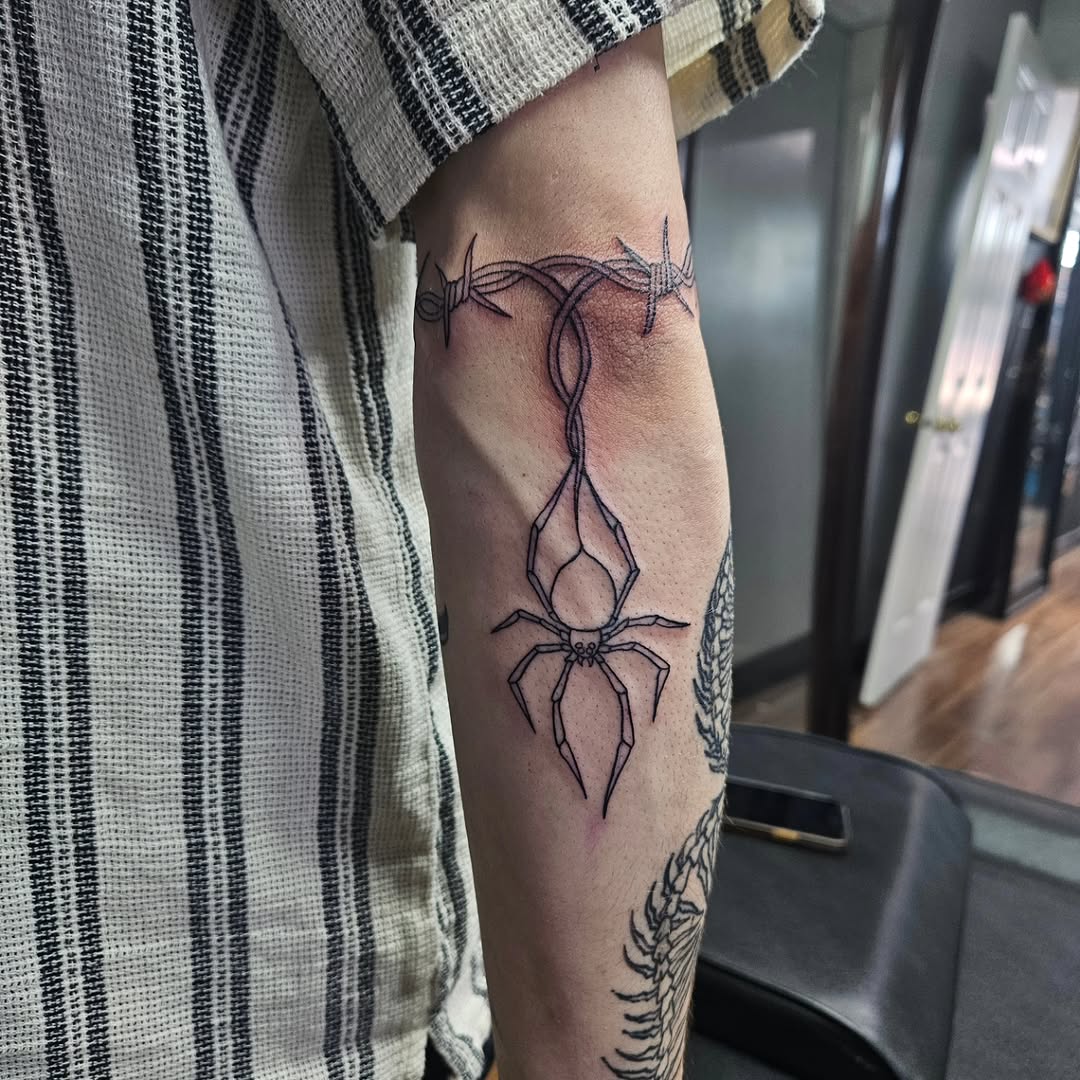 Tattoo by @hbld_danny — fine_line