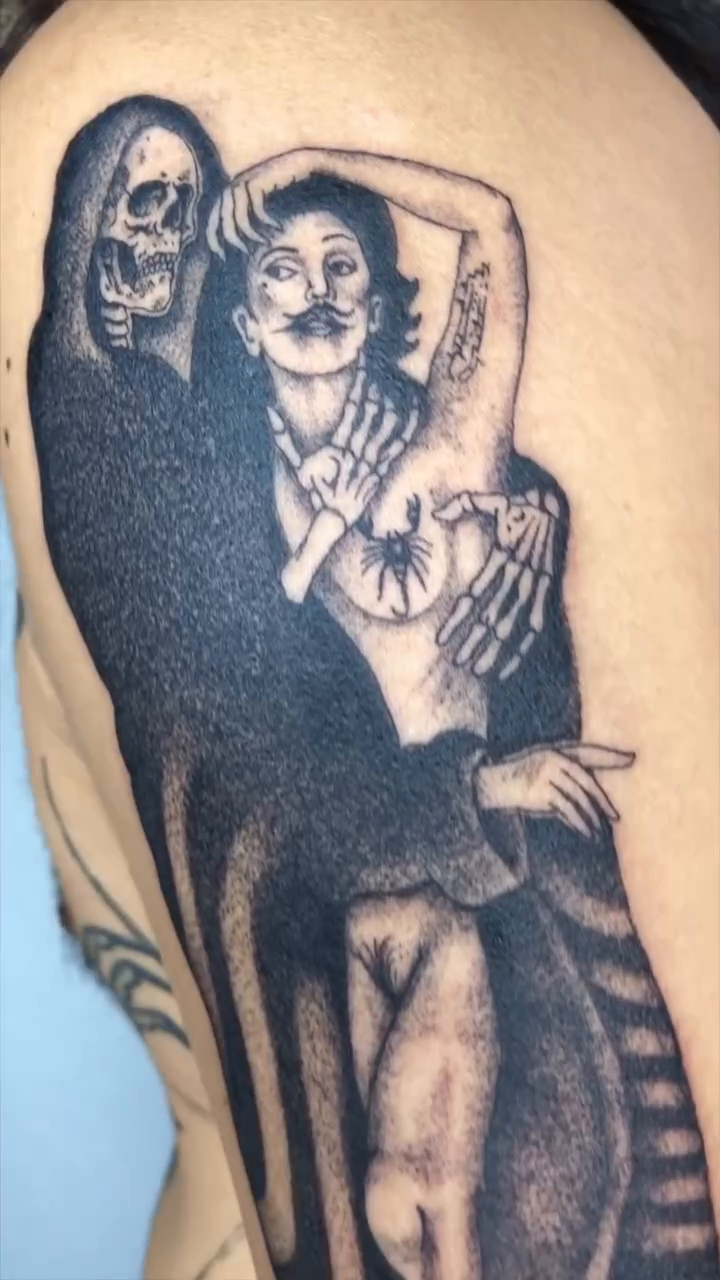 Tattoo by @_zaddy_taddy_ โ black_and_grey, illustrative