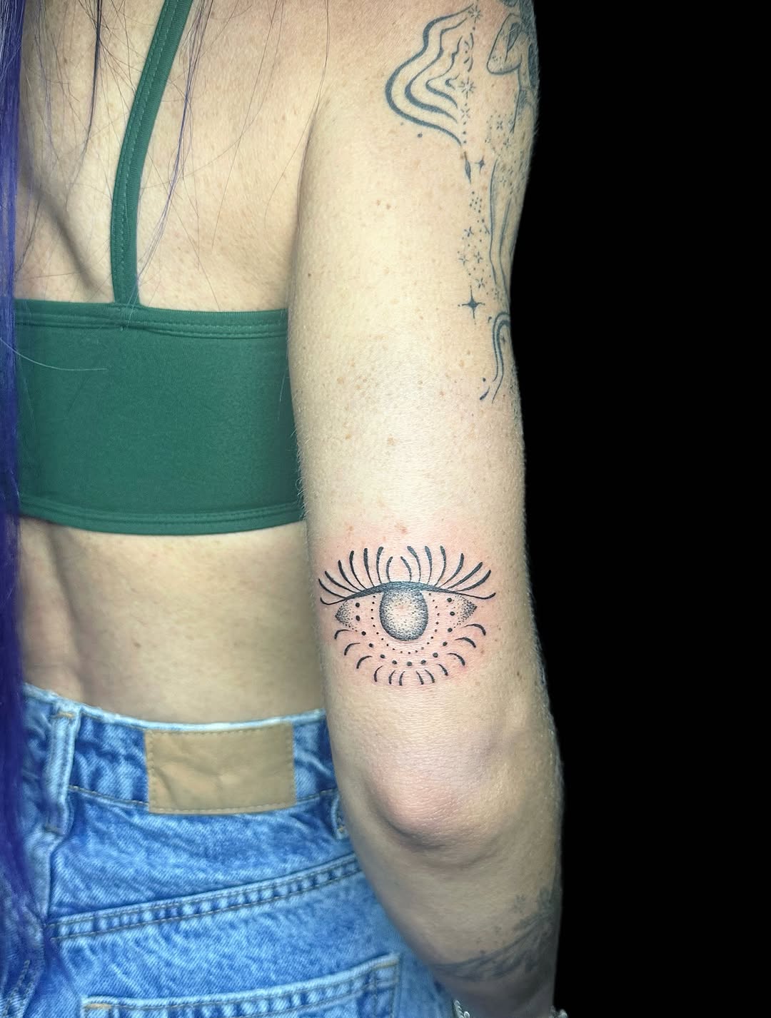 Tattoo by @visions.of.jules β illustrative, dotwork