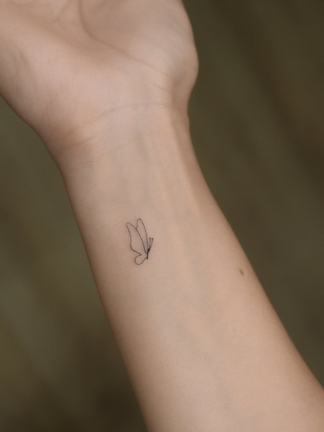 Tattoo by @auras.tattoos — fine_line, minimalist