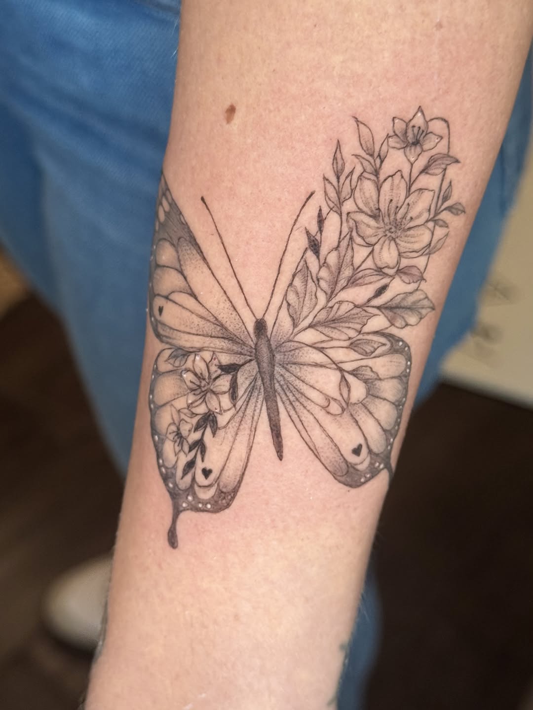 Tattoo by @alenanebotattoos — fine_line, black_and_grey