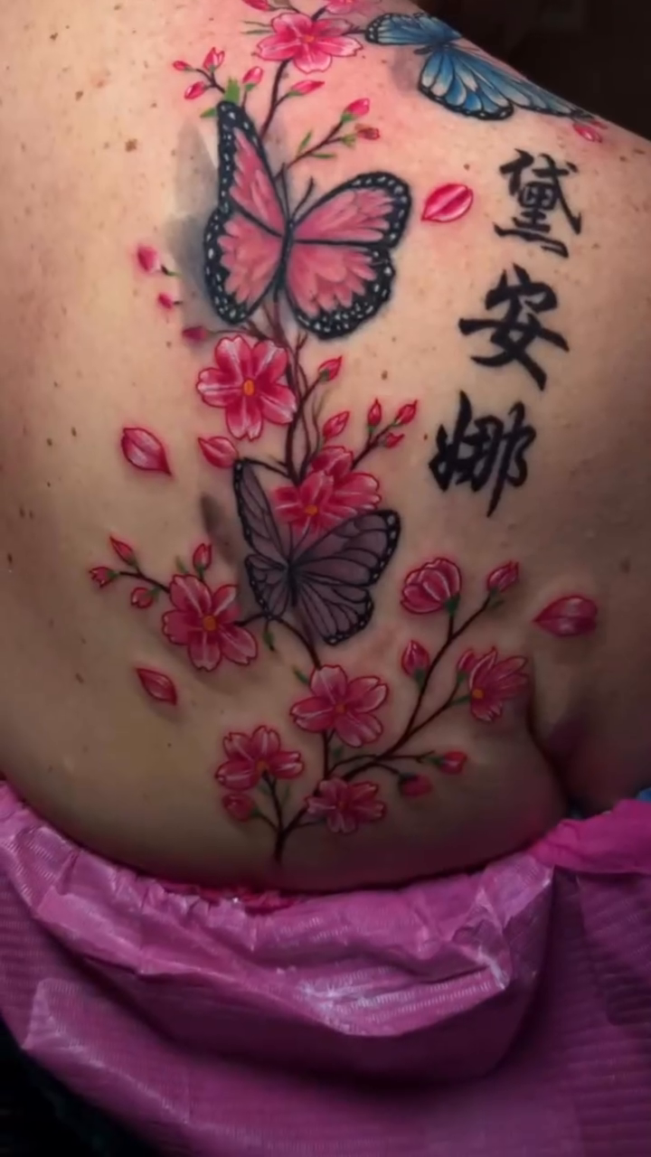 Tattoo by @yogiithetattooplug — illustrative