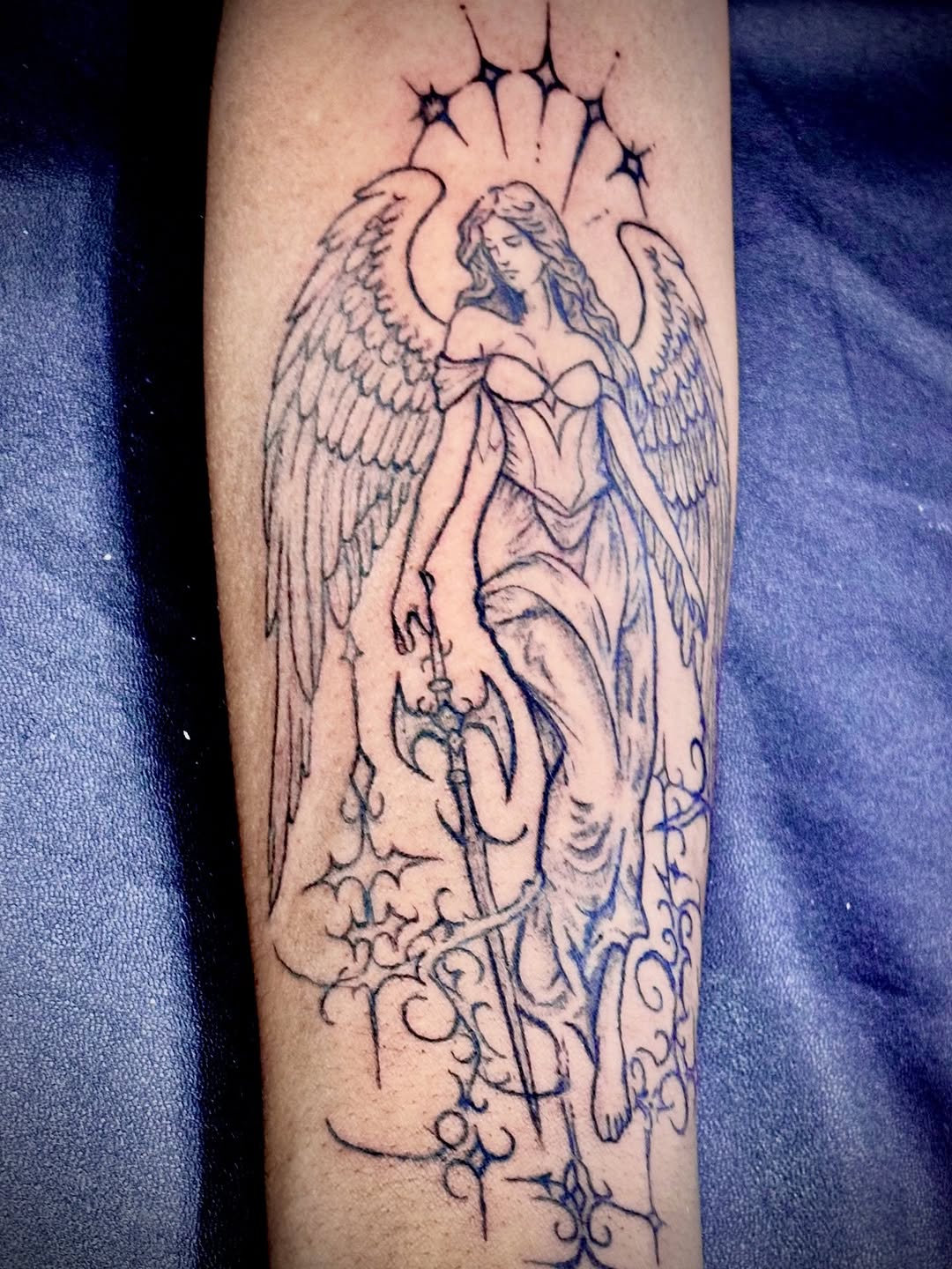 Tattoo by @theeartess — black_and_grey