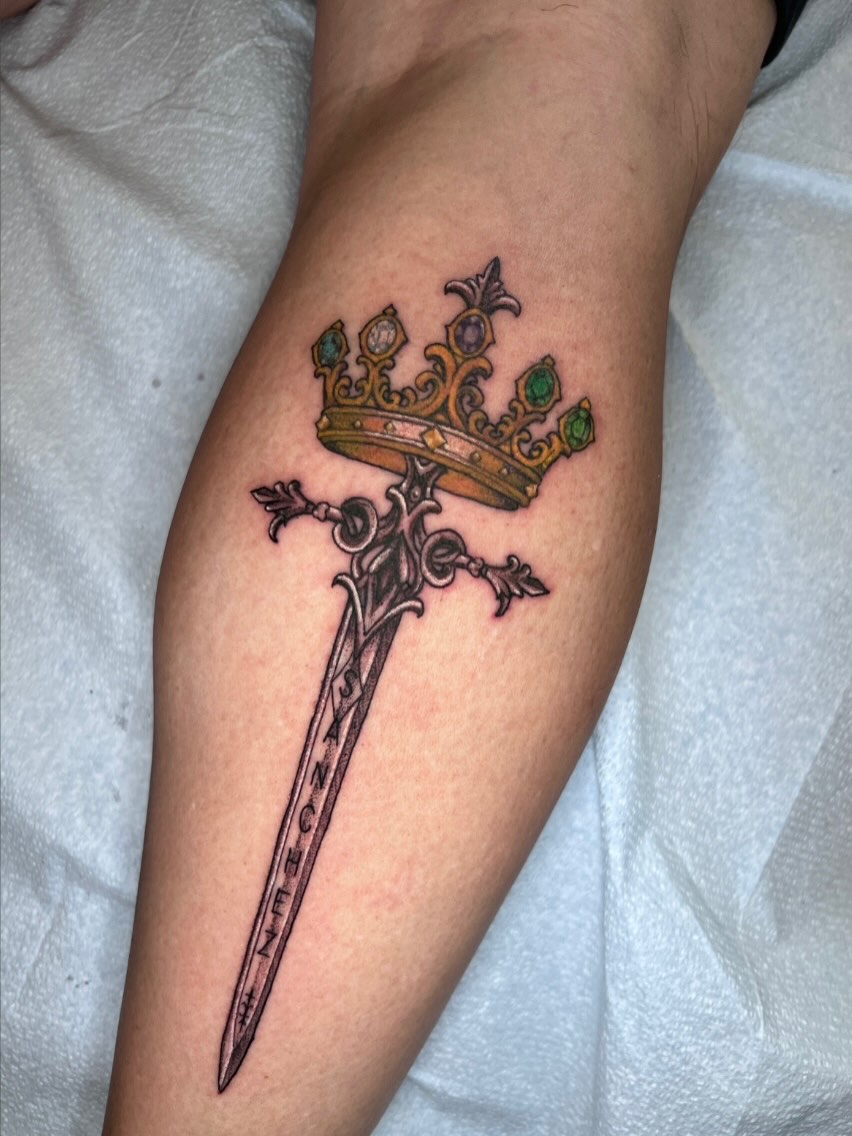 Tattoo by @rachelsolidarios β black_and_grey