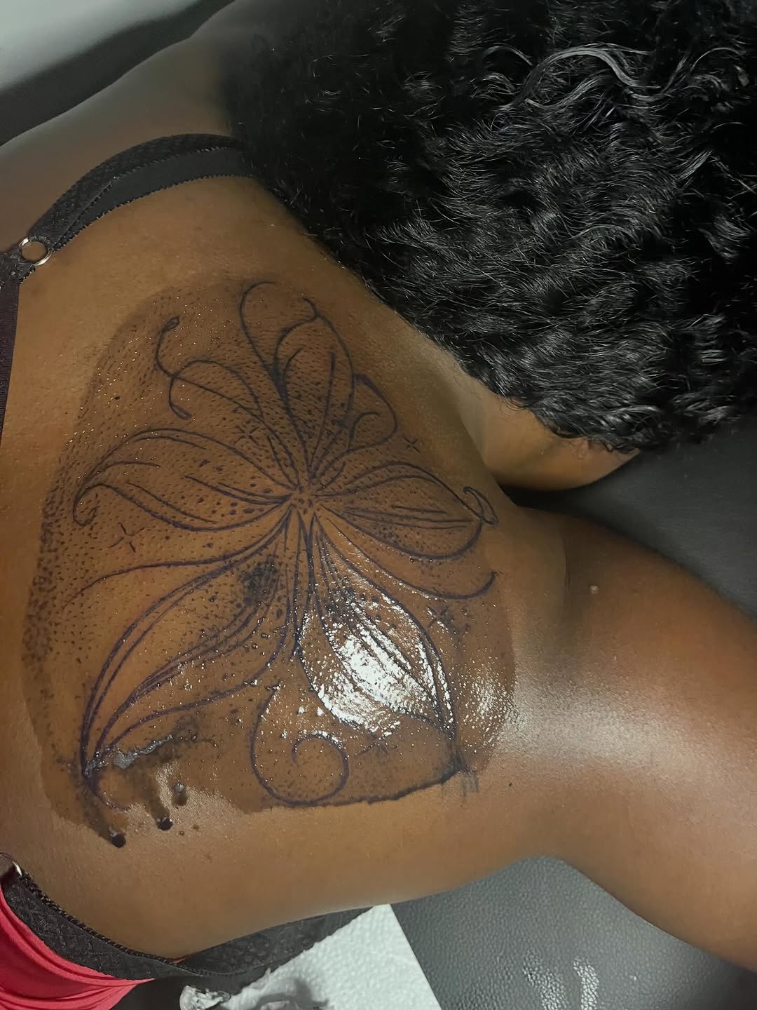 Tattoo by @inkbylaybae โ fine_line