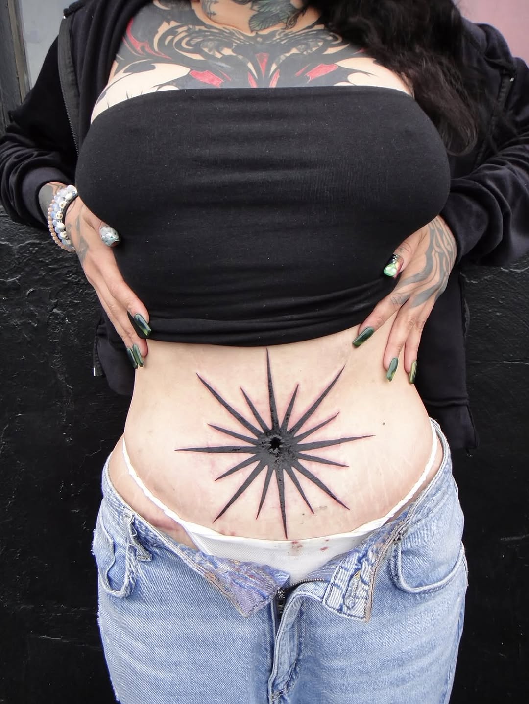 Tattoo by @dr34msc4pes — blackwork