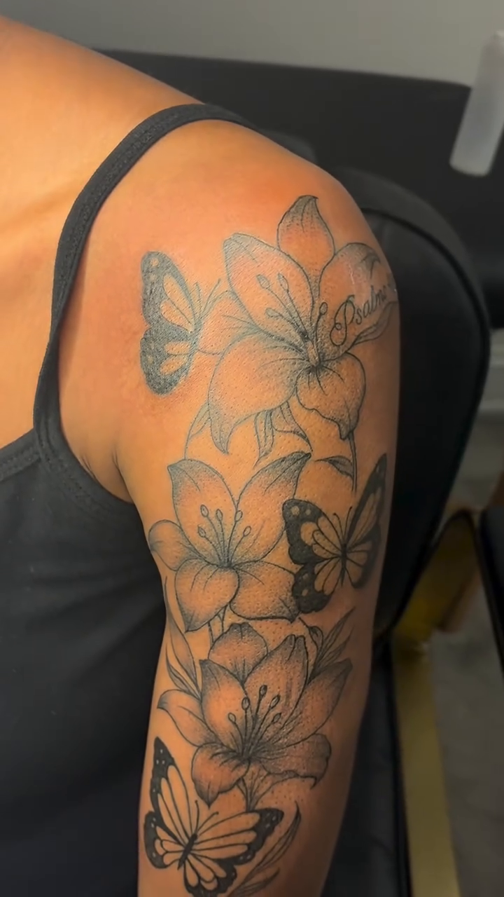 Tattoo by @iinkedbyrenn — black_and_grey