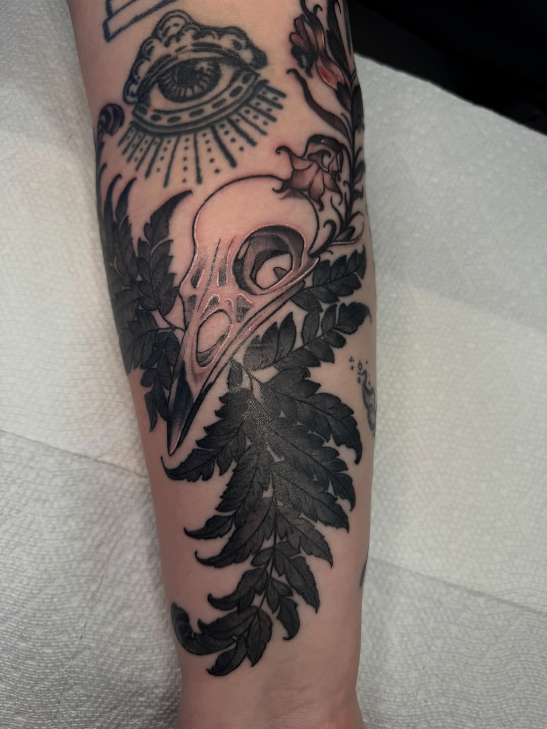 Tattoo by @thesleepyhahas — black_and_grey