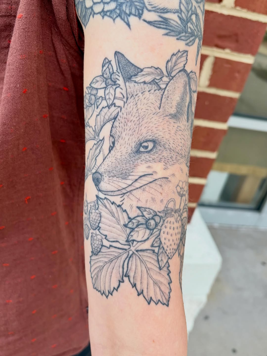 Tattoo by @drawingplantsandthings — black_and_grey