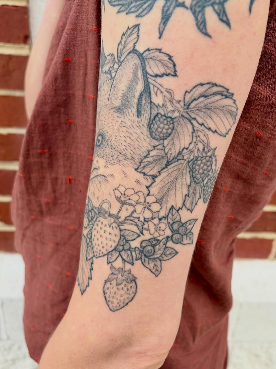 Tattoo by @drawingplantsandthings — black_and_grey